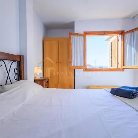 2 Bedroom Beautiful 300m From With Pool! Torrevieja