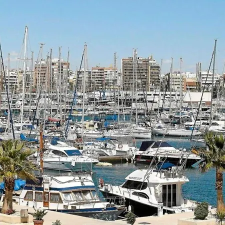 2 Bedroom Beautiful 300m From With Pool! Apartamento