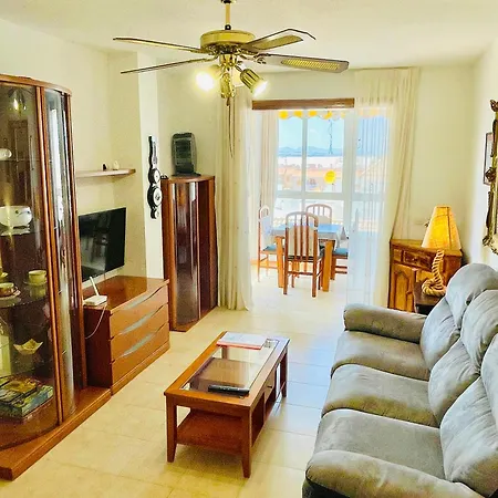2 Bedroom Beautiful 300m From With Pool! Daire