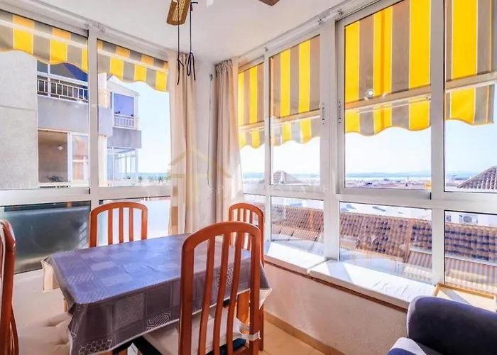 Apartamento 2 Bedroom Beautiful 300m From With Pool!